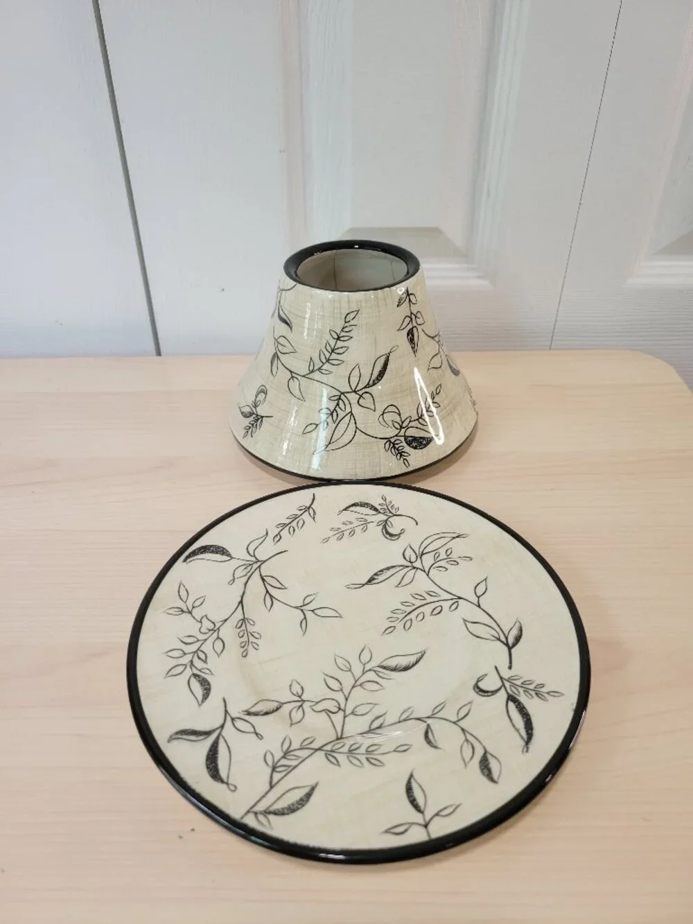Vintage Retired YANKEE CANDLE Linen Branches Leaves Ceramic Shade Underplate Set
